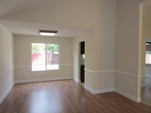 Building Photo - 223 Gypsum Dr