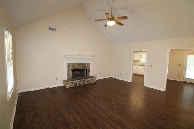 Building Photo - 2320 Ridgedale Dr SW