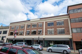 Building Photo - 633-639 Main St