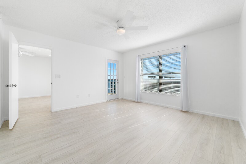 Building Photo - 896 N Federal Hwy