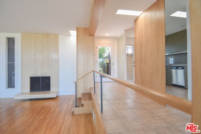 Building Photo - 8895 Appian Way