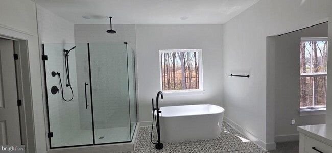 Building Photo - 1152 Broad Lk Dr