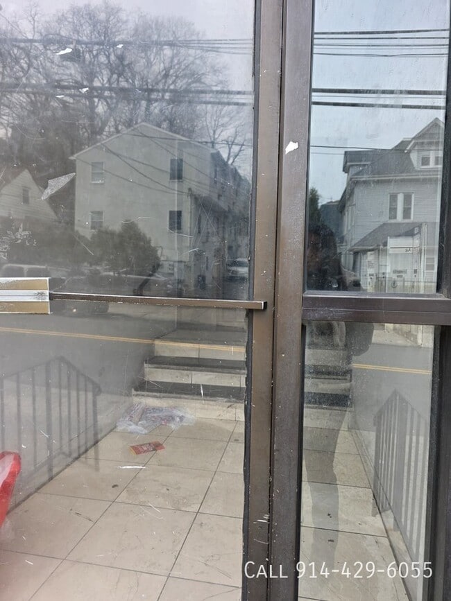 Primary Photo - 609 Van Cortlandt Park Ave