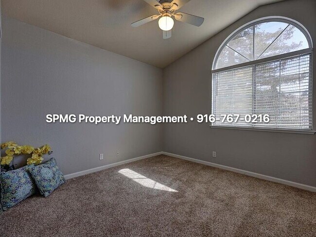 Building Photo - Beautiful 4BR/3BA Home in Rocklin 3-Car Garage & Low-Maintenance Backyard