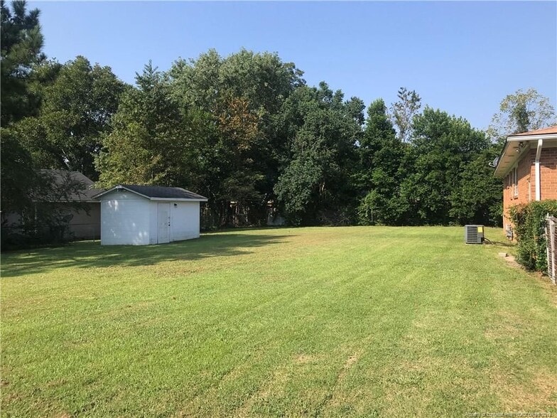 Building Photo - 6355 Cliffdale Rd