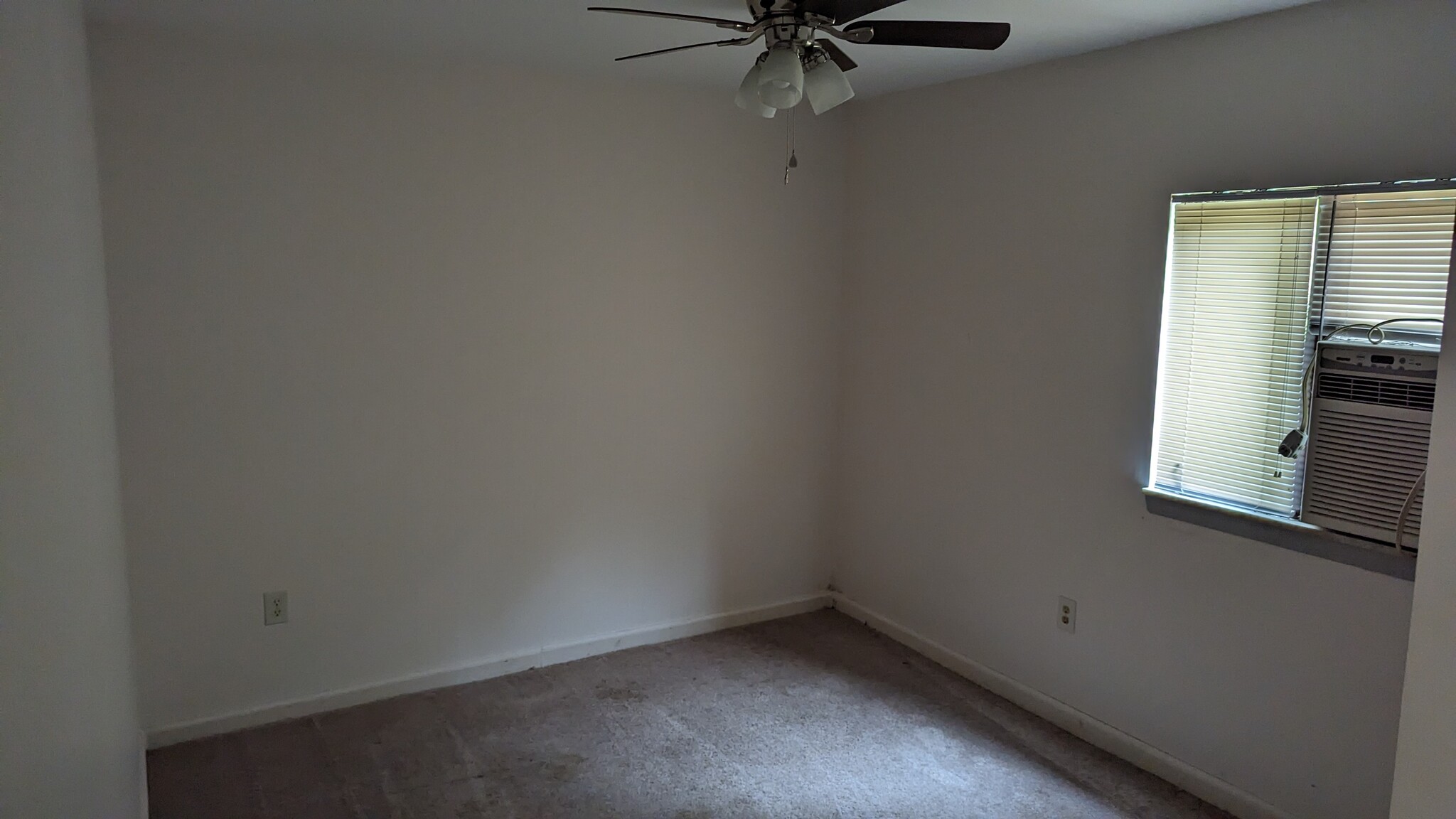 Building Photo - 907 Colegate Dr