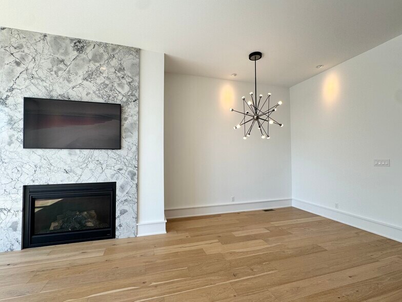 Building Photo - 2109 Belleview Ave