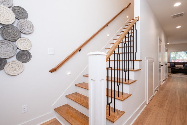 Building Photo - Very nice Newer Construction 3 Bedroom 2.5 Bathroom Townhome in The Heights