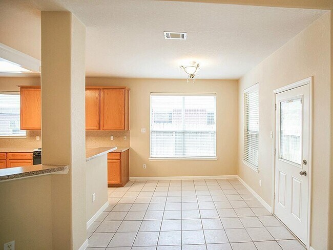 Building Photo - 21645 Forest Colony Dr