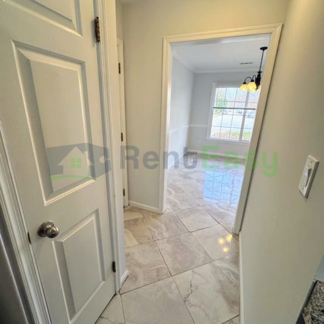 Building Photo - 1329 Millington Ct