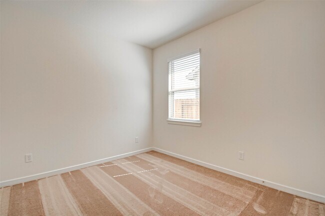 Building Photo - 8011 Colony Chase Ct