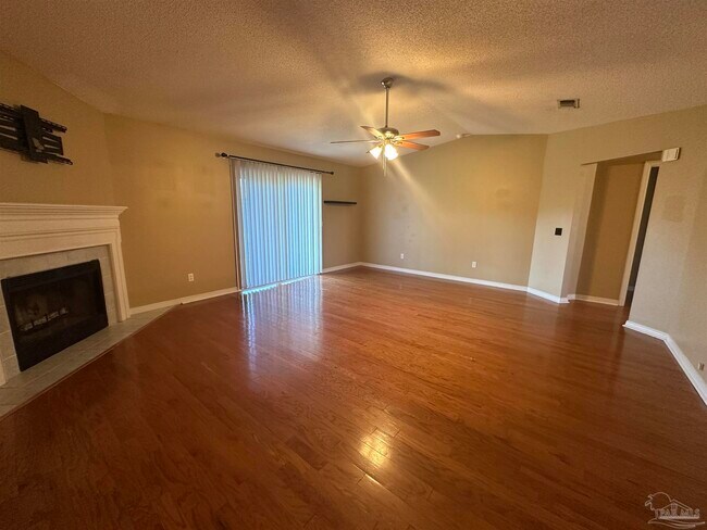 Building Photo - 1301 Little Creek Cir