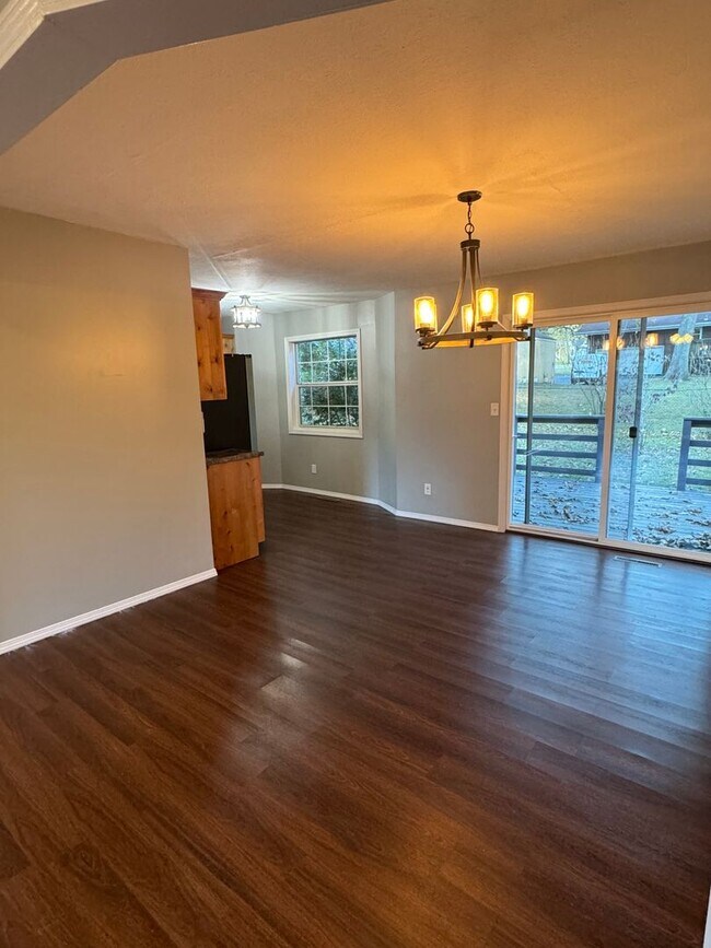 Building Photo - 3519 E Fruitwood Ln