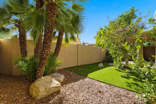 Building Photo - Welcome to this stunning 3-bedroom, 2-bathroom home in the heart of Scottsdale, AZ *RENT SPECIAL*