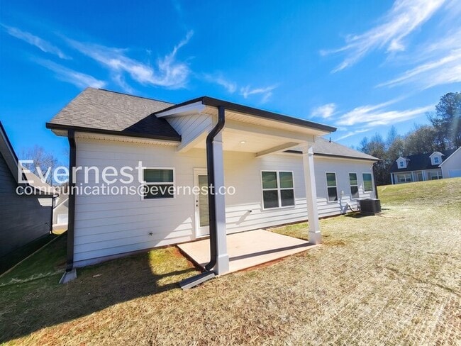 Building Photo - 4-Bedroom Home with Attached Garage / Pet-Friendly / Coming Soon!