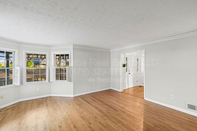 Building Photo - 118 Fitchburg Dr