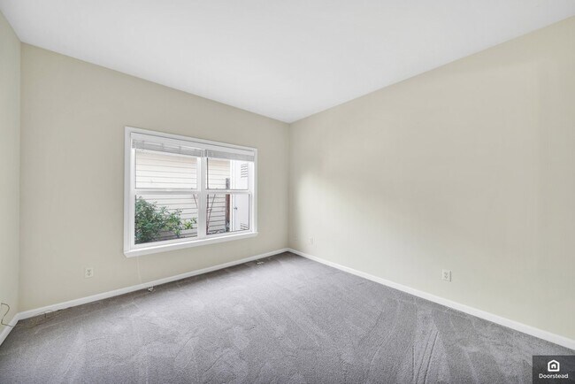 Building Photo - 769 Bryn Mawr Ct
