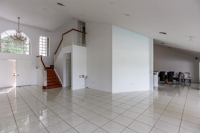 Building Photo - 5317 NW 67th Ave
