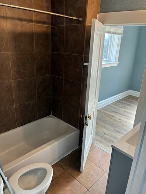 Building Photo - 210 W 39th St