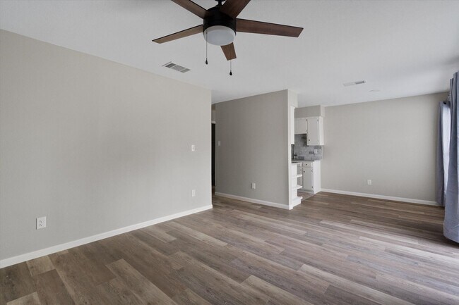 Building Photo - 701 Ramble Ln