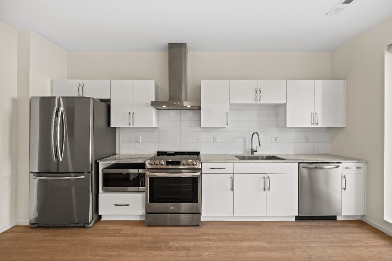 Building Photo - 806 Olympic St