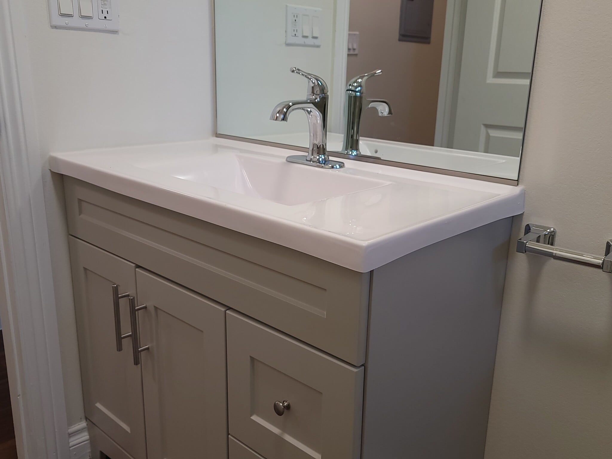 Building Photo - 1719 W 39th Pl