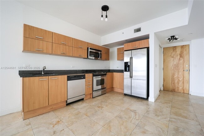Building Photo - 350 S Miami Ave