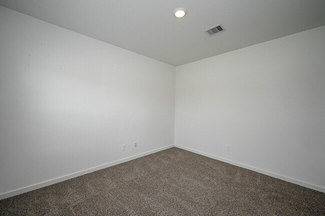 Building Photo - 29946 Gallatin River Ln