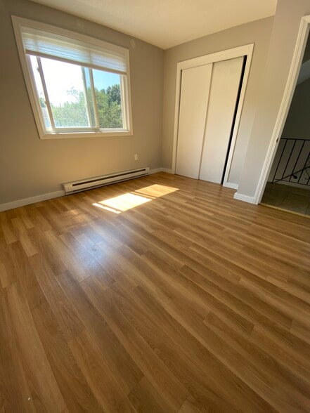 Second bedroom - 250 Union St