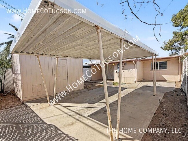 Building Photo - 1430 E Iowa Dr