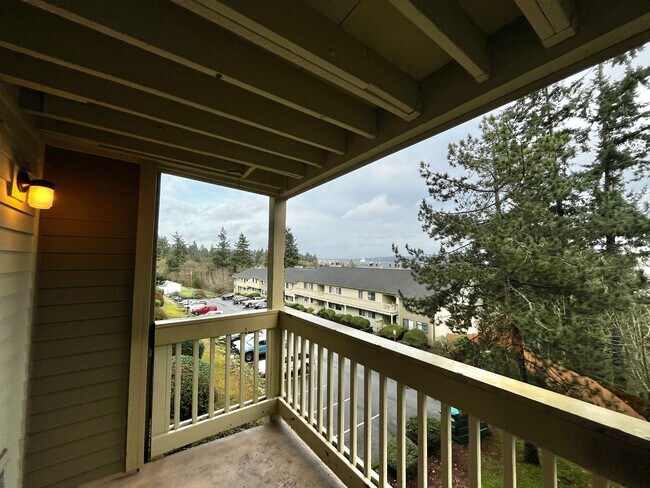 Building Photo - Fresh Paint and New Carpet in this Sunn Fjord Condo!