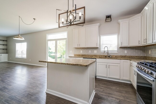 Building Photo - 165 Butternut Pass