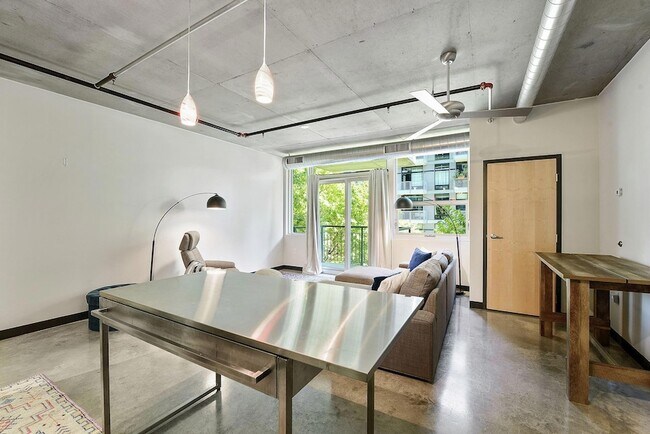 Building Photo - 730 N 4th St