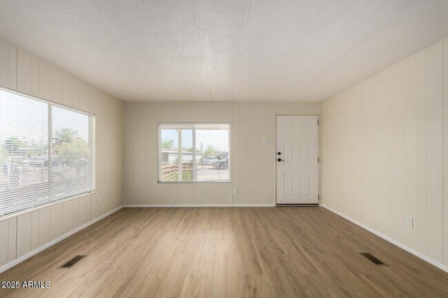 Building Photo - 9710 E Baywood Ave