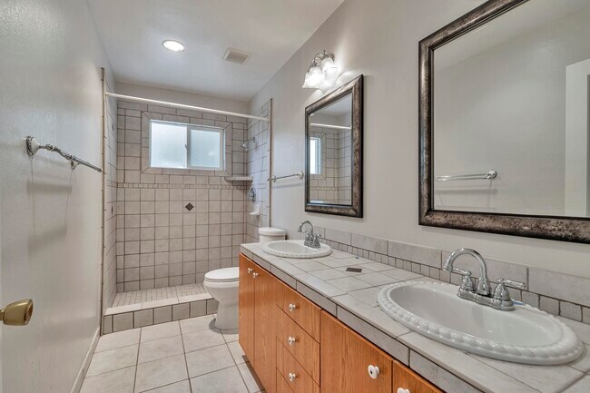 Building Photo - 520 Dawkins Dr