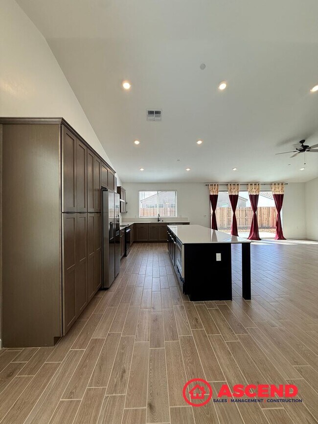 Building Photo - Be the very first resident to enjoy this stunning, newly built single story home.