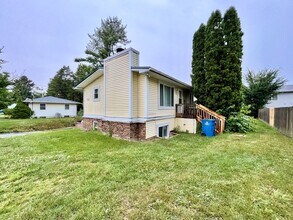 Building Photo - 2716 Nichols Rd