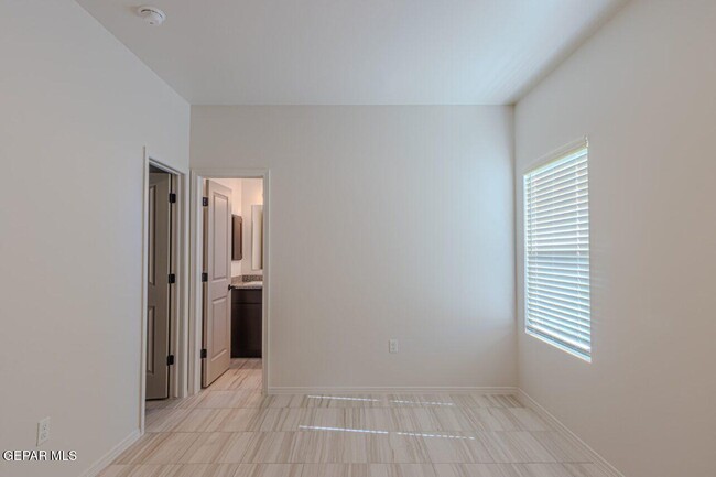 Building Photo - 8912 Norton St