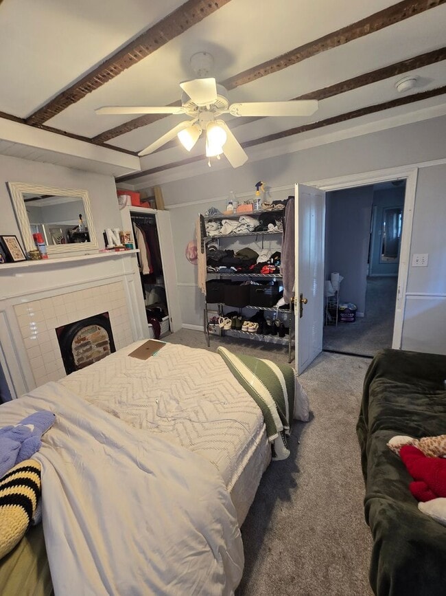 Building Photo - 72A