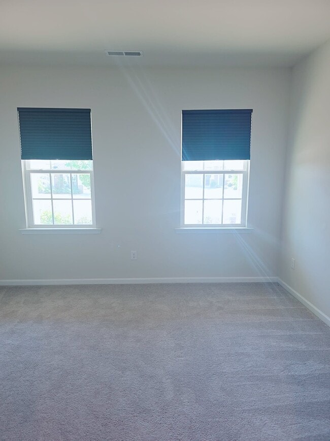 Building Photo - 126 White Apple Wy