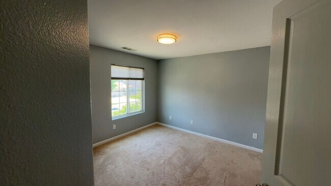 Building Photo - Home Sweet Home!