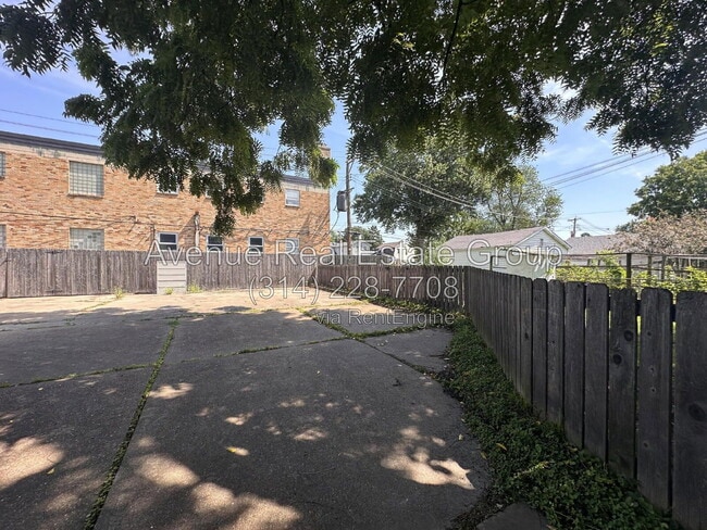 Building Photo - 6575 Scanlan Ave