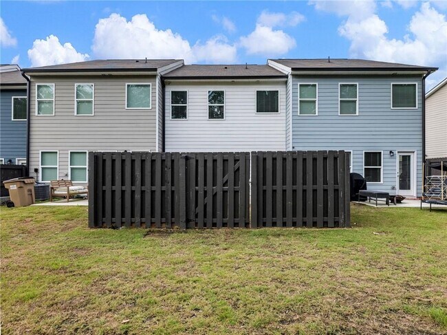 Building Photo - 115 Buckingham Ln