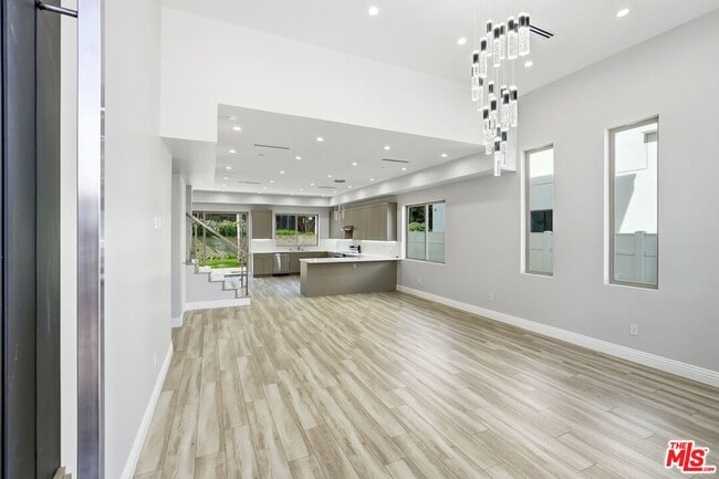 Building Photo - 6717 Sunnyslope Ave