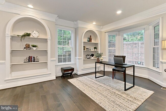 Building Photo - 6526 Dearborn Dr
