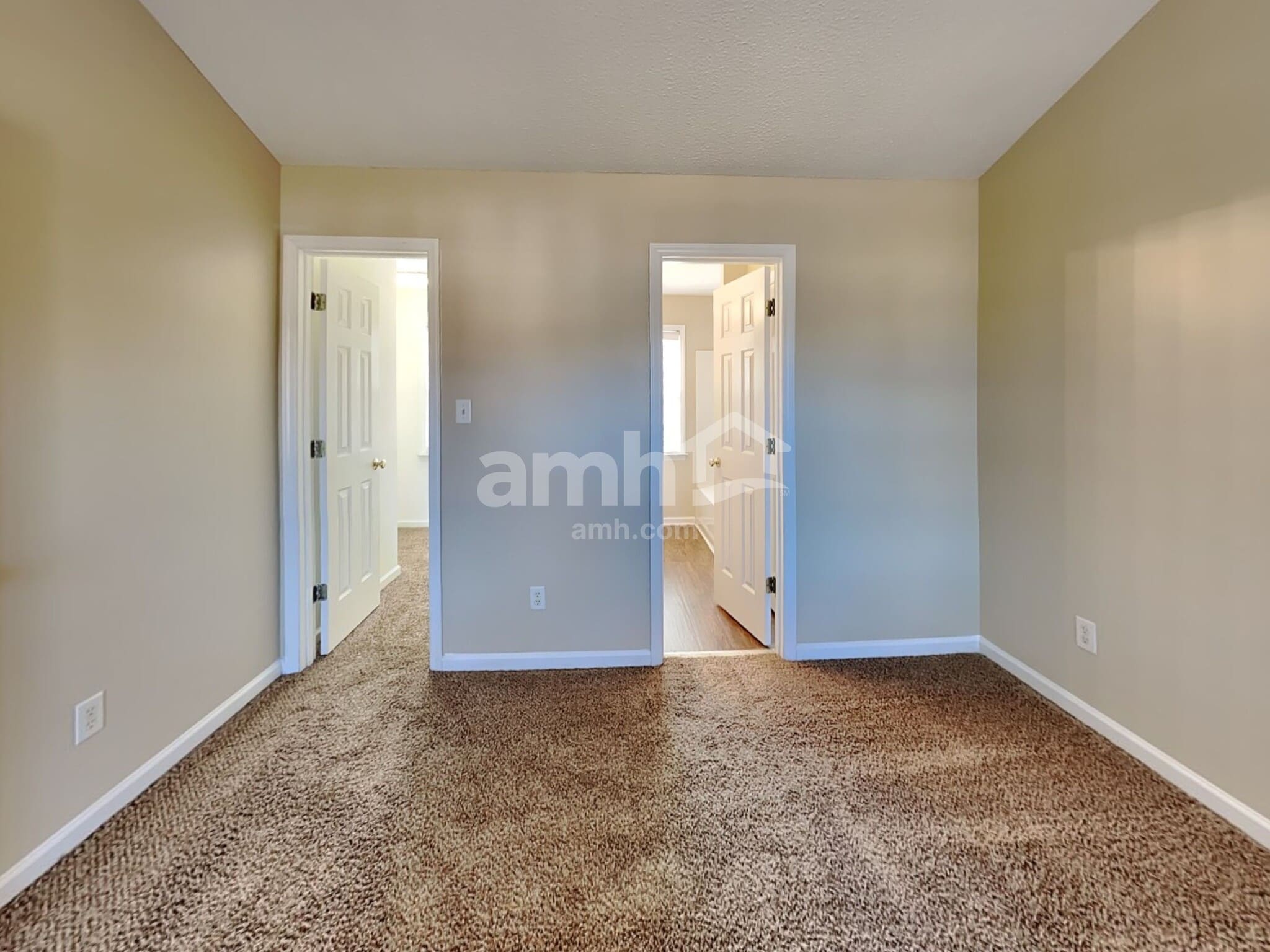 Building Photo - 6425 Silver Spring Ct