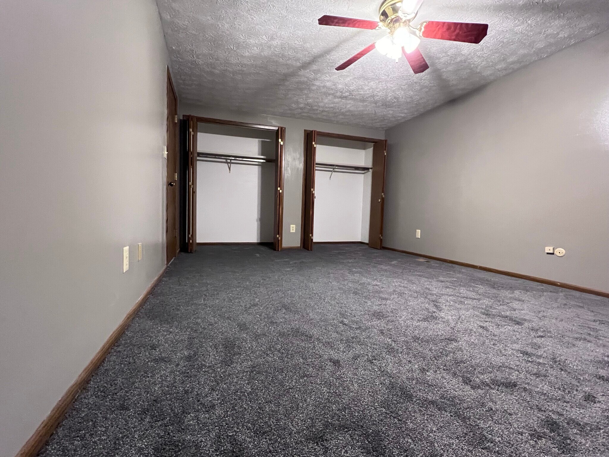 Building Photo - 1219 Hilltop Dr