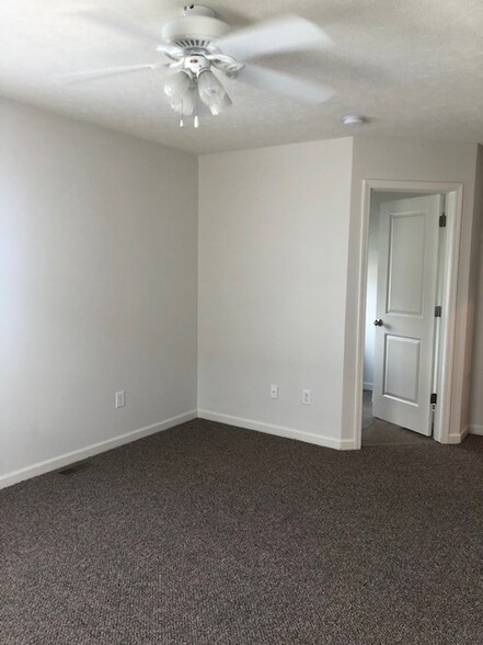 Building Photo - 1718 W Sunstone Dr