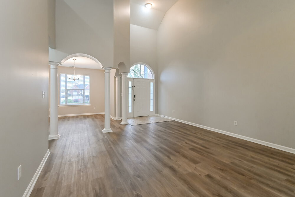 Building Photo - 7133 Queens Crown Ct