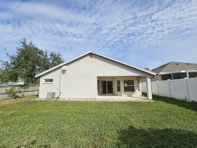 Building Photo - 27519 Sky Lake Cir